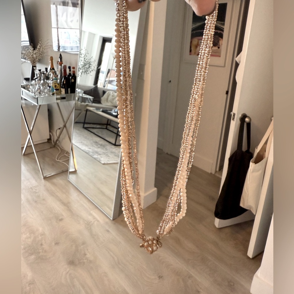 Beaded necklace with magnetic clasp